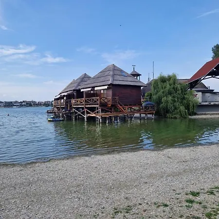 Bora Bora Na Slnecnych Jazerach Apartament *
