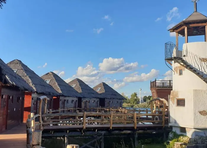 Houseboat Slnecne Jazera, 1 塞内奇