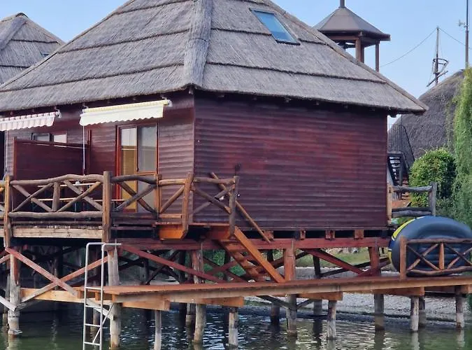 公寓 Houseboat Slnecne Jazera, 1 *