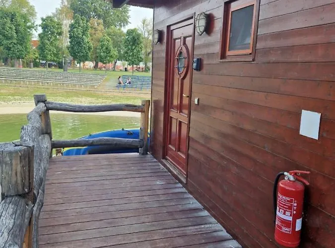 Houseboat Slnecne Jazera, 1 公寓 塞内奇